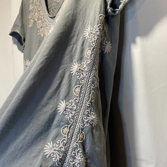 JOHNNY WAS Women's Bohemian cotton tunic XS Gray Embroidered whimsy Feminine Top - Picture 3 of 4